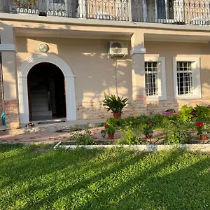  Villa Garden Guni Albanie